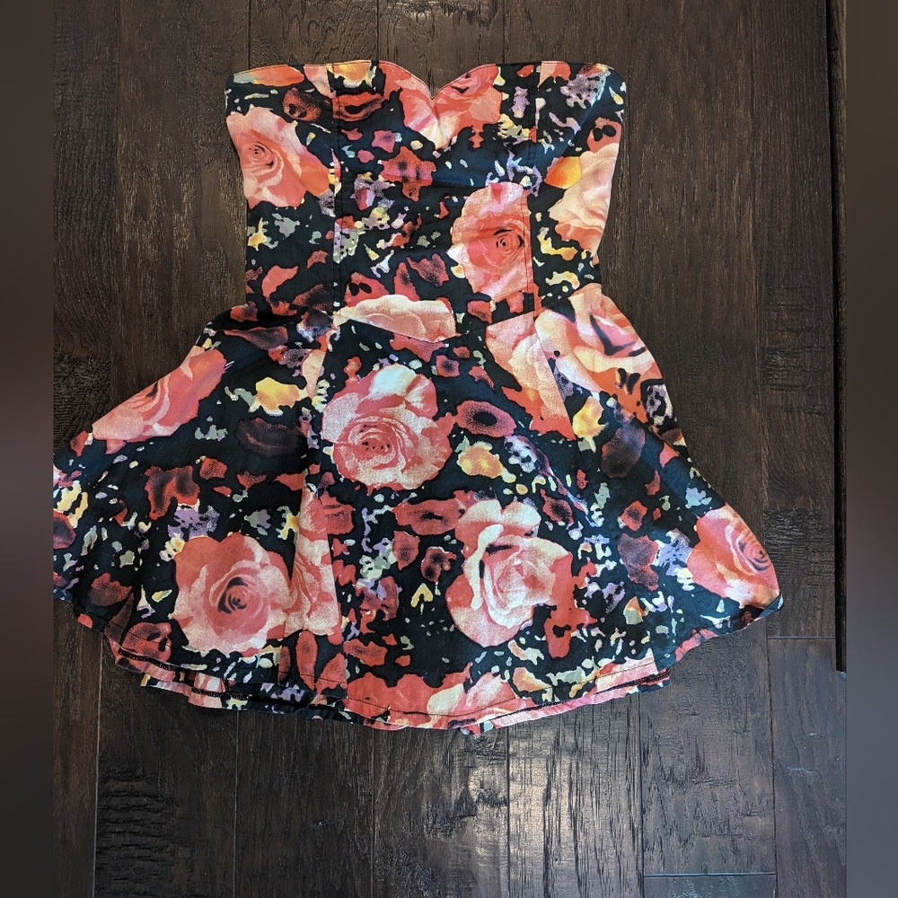 Motel Rocks Sweetheart Neckline Floral Mini Dress